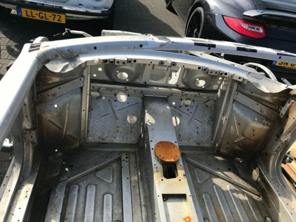AUDI R8 5.2 V10 BODY - AMG CAR PARTS SHOP