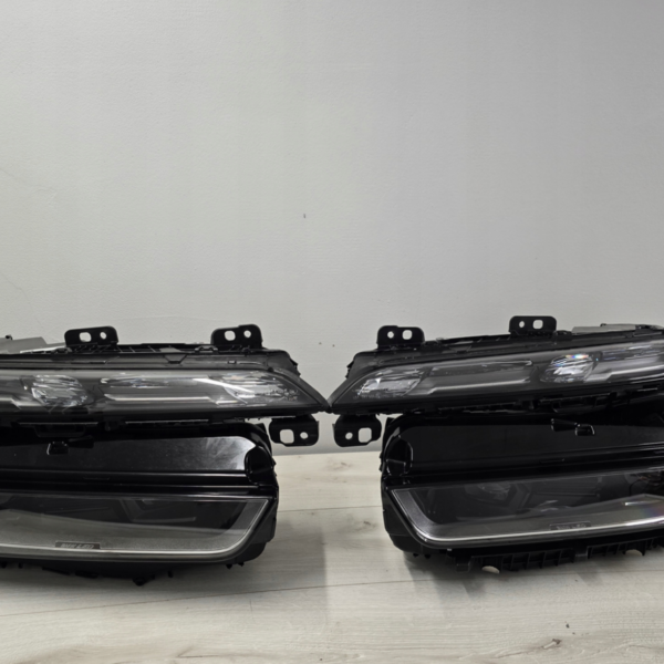 BMW G70 7 Series Full LED Crystal Swarovski headlights - AMG CAR PARTS SHOP