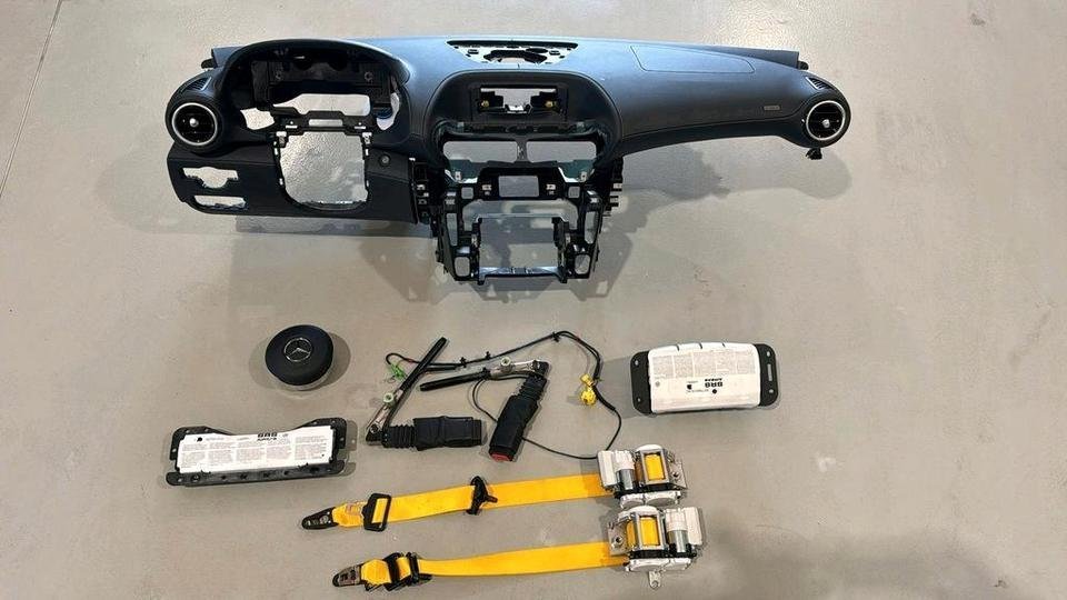 Mercedes AMG GT W190 Dashboard Set - AMG CAR PARTS SHOP Mercedes AMG GT W190 Dashboard Set - AMG CAR PARTS SHOP