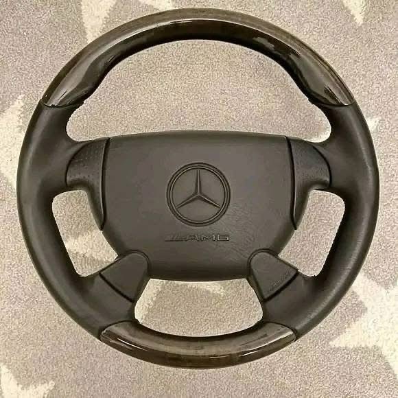 Mercedes-Benz Classic 4-Spoke Steering Wheel - AMG CAR PARTS SHOP