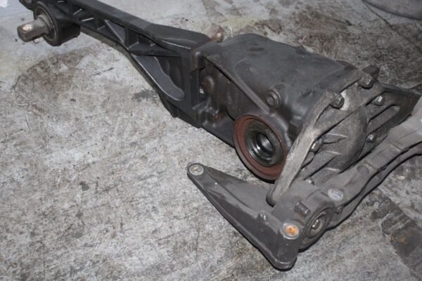 Mercedes-Benz Vito / V-Class W447 Rear Differential - AMG CAR PARTS SHOP
