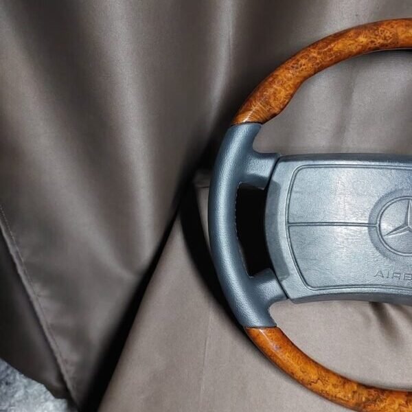Mercedes-Benz W126 Steering Wheel - AMG CAR PARTS SHOP