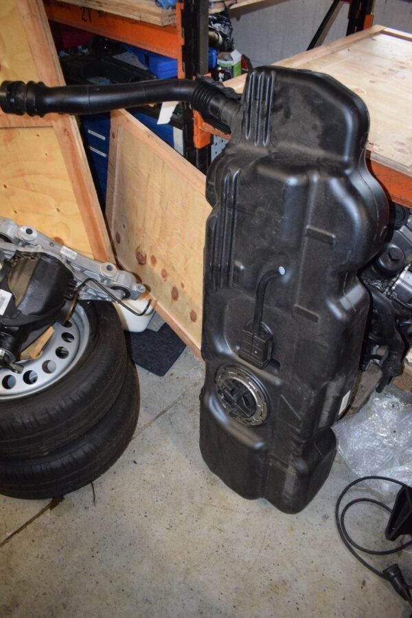 Mercedes W447 Diesel Fuel Tank A4474705600 — 70 L - AMG CAR PARTS SHOP