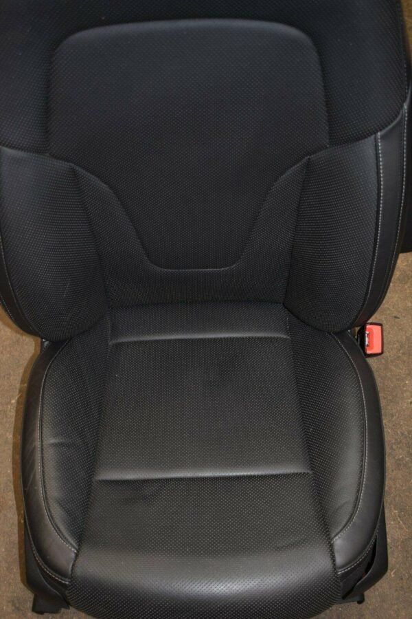 Mercedes W447 Passenger Seat — Black Leather — Fully Electric - AMG CAR PARTS SHOP
