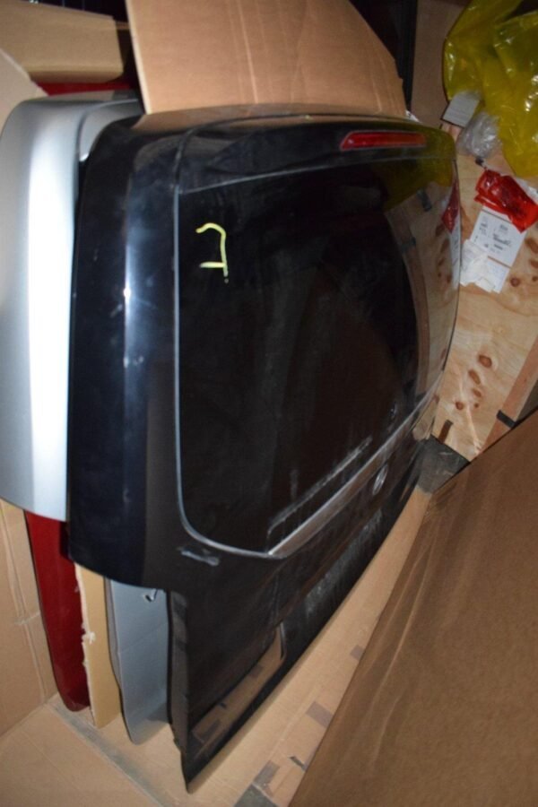 Mercedes W447 V-Class Rear Door Window - AMG CAR PARTS SHOP