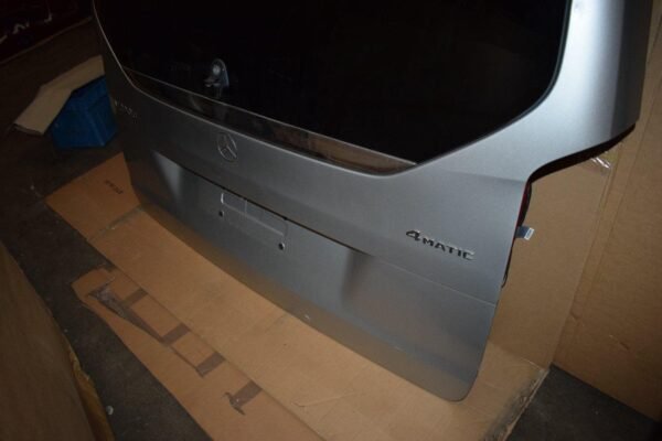 Mercedes W447 V-Class Rear Tailgate - AMG CAR PARTS SHOP