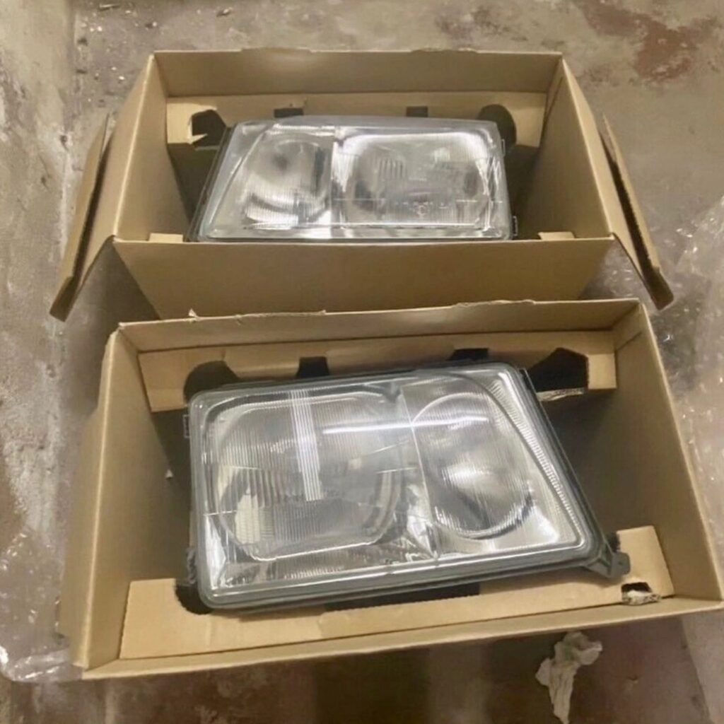 Original Mercedes-Benz W124 E500 Headlights - AMG CAR PARTS SHOP