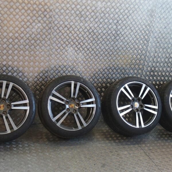 Porsche Panamera 20-Inch Complete Wheels - AMG CAR PARTS SHOP