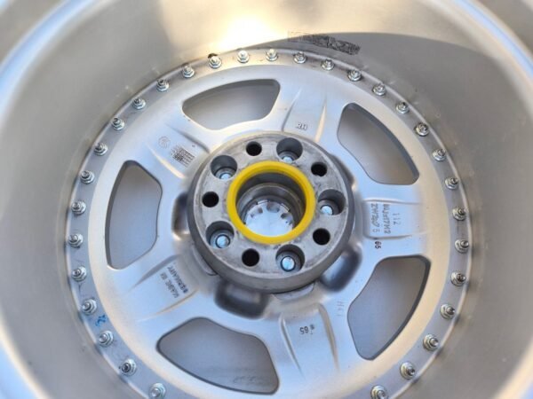 Staggered 2-Piece 17″ RH Alurad ZW2 Topline Wheels - AMG CAR PARTS SHOP